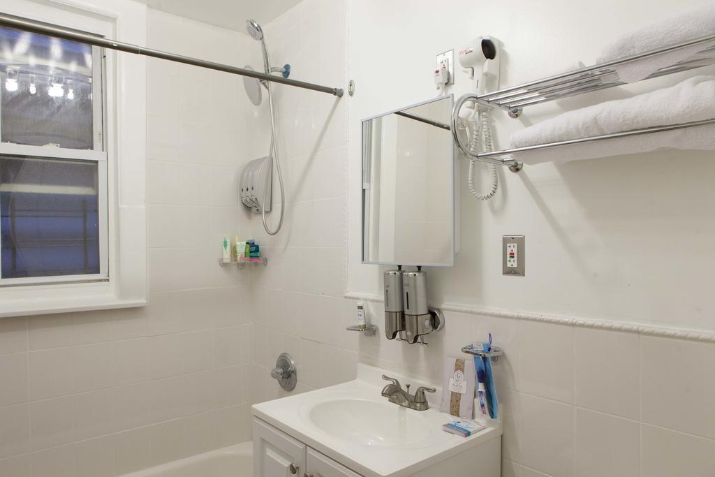 Studio And 1 Bedroom Apartments - Bronx Нью-Йорк Экстерьер фото